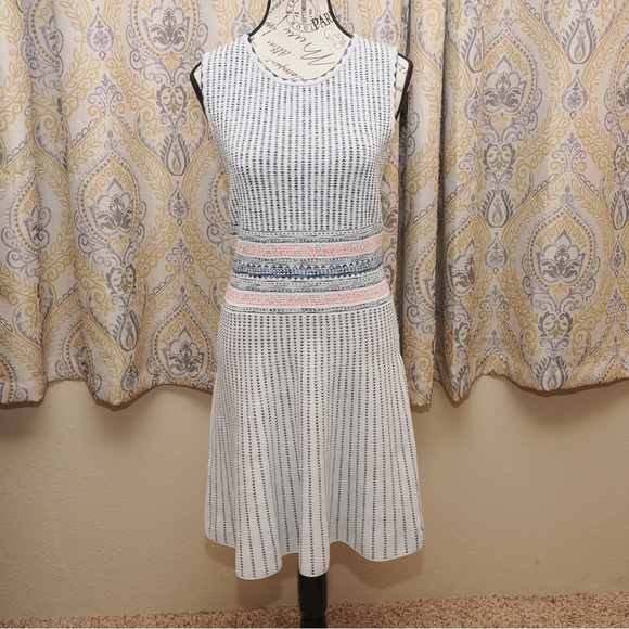 BCBGMaxAzria Dresses & Skirts - BCBGMax Azria ‘Wilma’ Sleeveless Dress in Haze Combo - Size Small